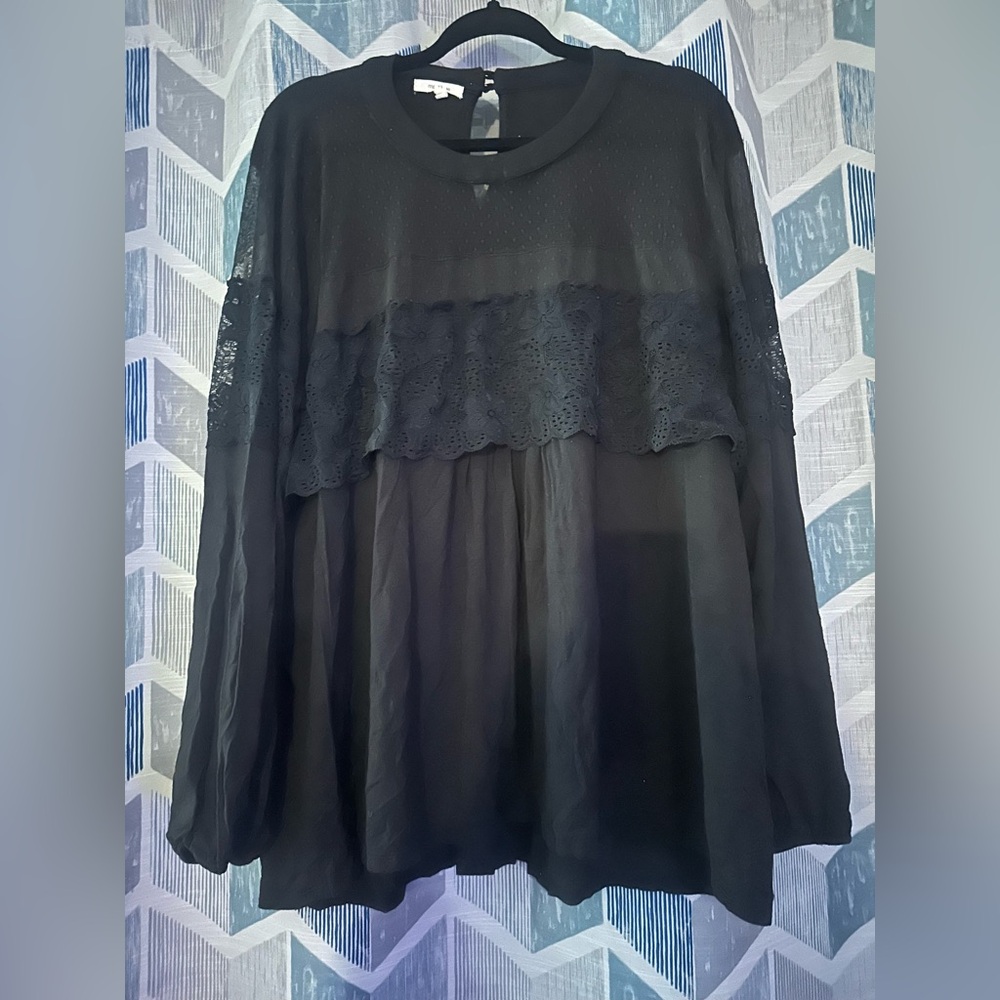 Maurice's long sleeve black lace top size 3x